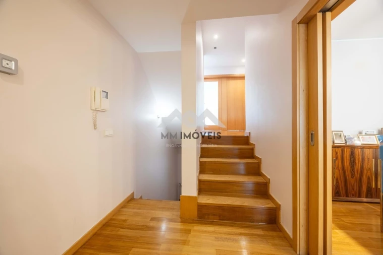 Terreno para Venda em Cidade da Maia Foto 7