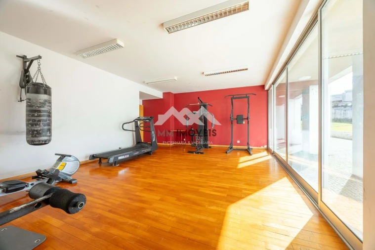 Terreno para Venda em Cidade da Maia Foto 49