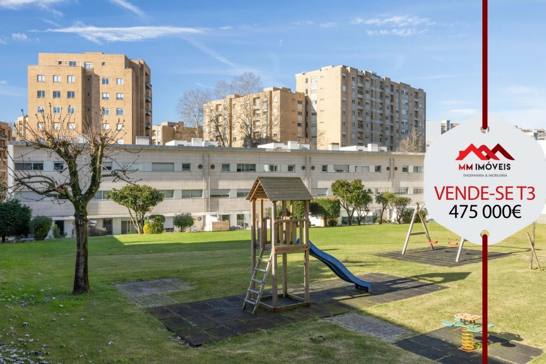 Terreno para Venda em Cidade da Maia Foto 1