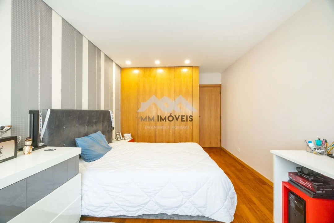 Terreno para Venda em Cidade da Maia Foto 30