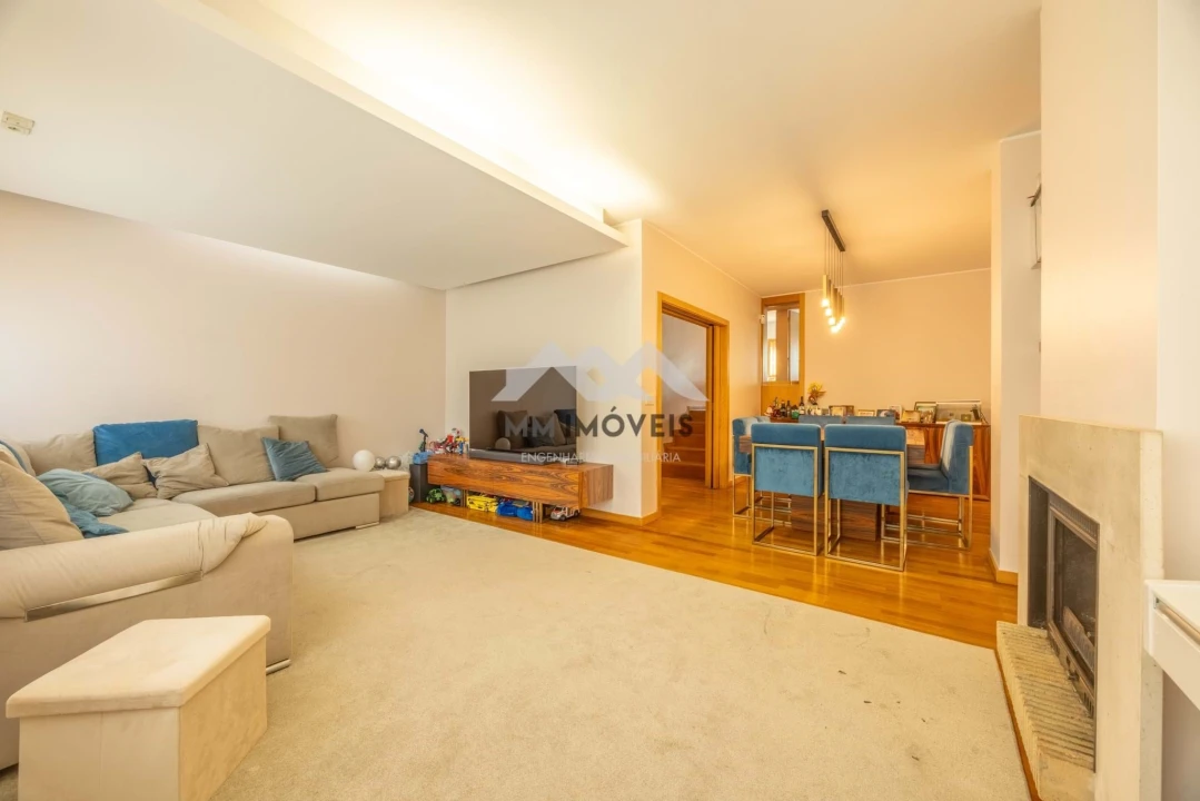 Terreno para Venda em Cidade da Maia Foto 3