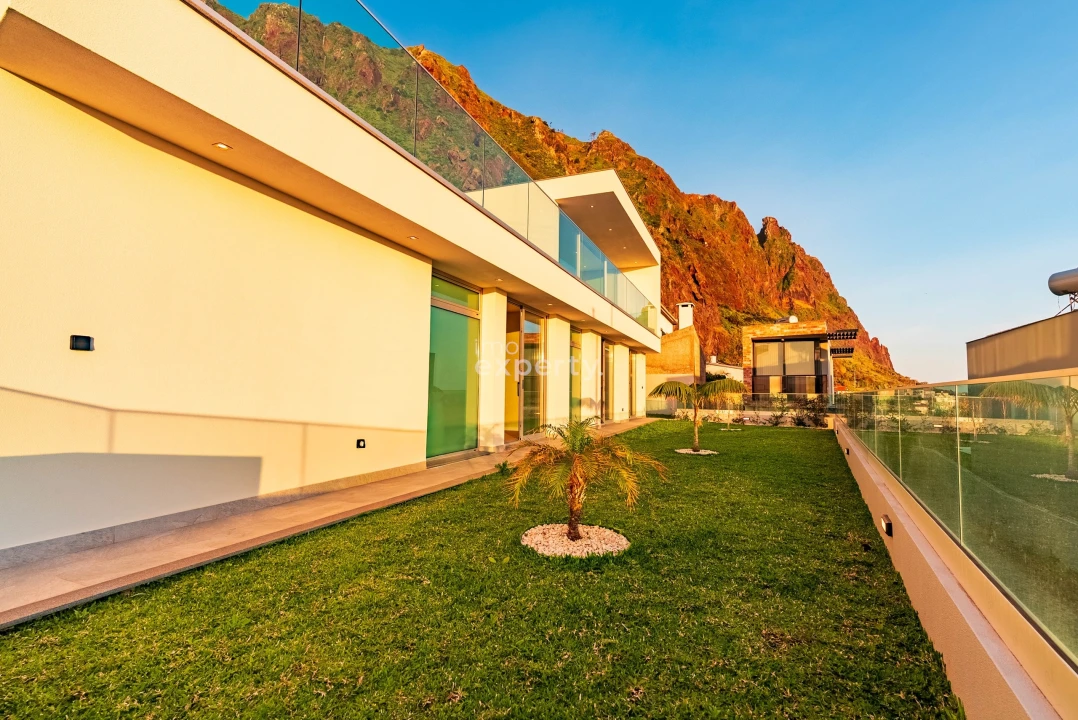 Moradia T3 para Venda em Paul do Mar Foto 42