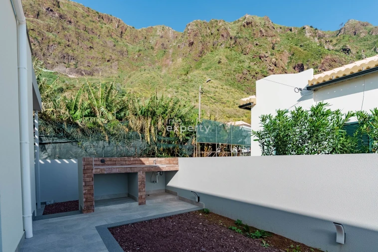 Moradia T3 para Venda em Paul do Mar Foto 48