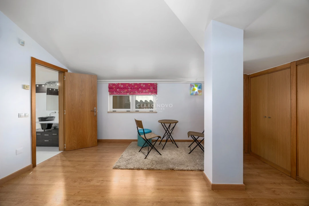 Apartamento T4 para Venda em Guia Foto 14