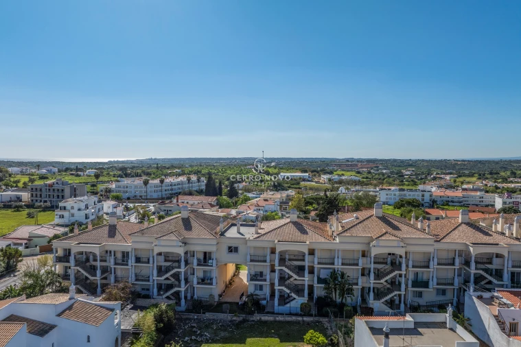 Apartamento T4 para Venda em Guia Foto 32