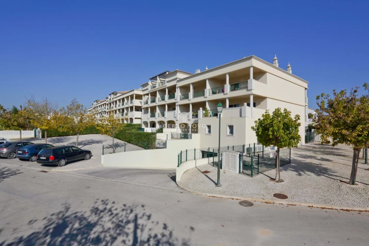 Apartamento T4 para Venda em Guia Foto 40