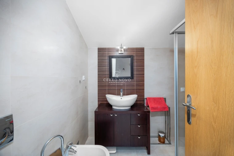 Apartamento T4 para Venda em Guia Foto 18