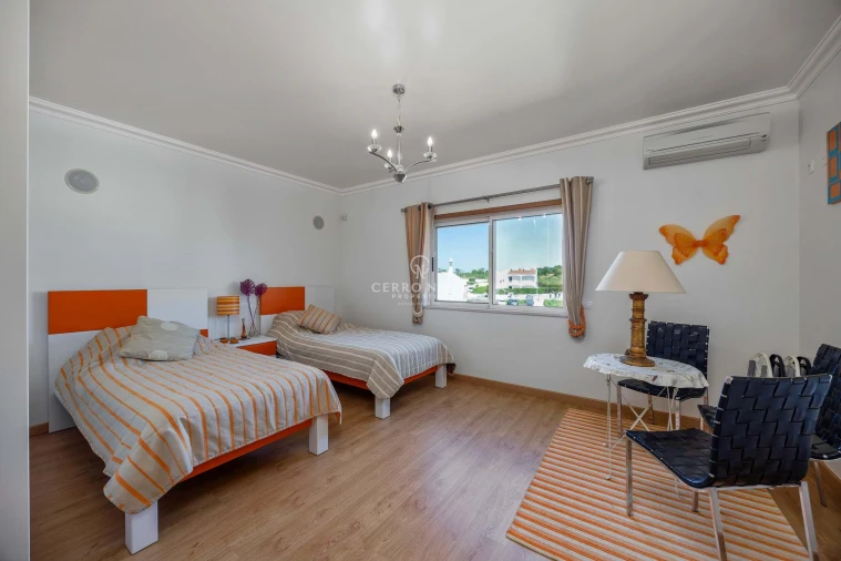 Apartamento T4 para Venda em Guia Foto 8