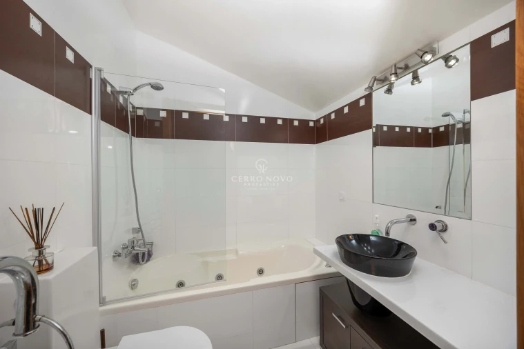 Apartamento T4 para Venda em Guia Foto 9