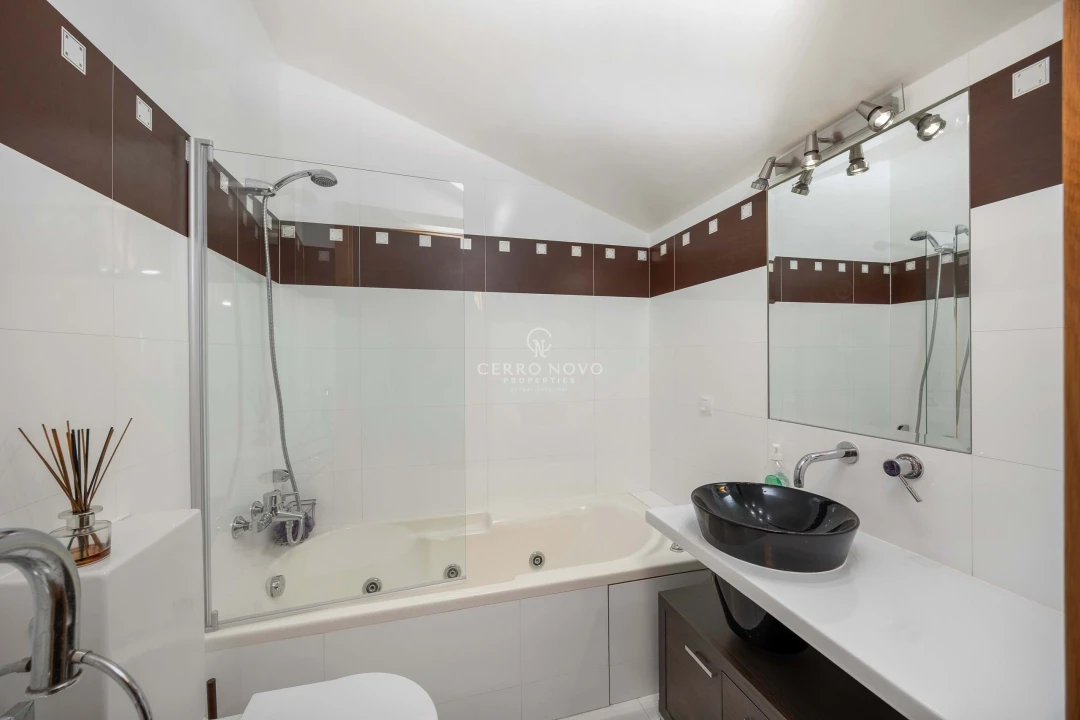 Apartamento T4 para Venda em Guia Foto 9