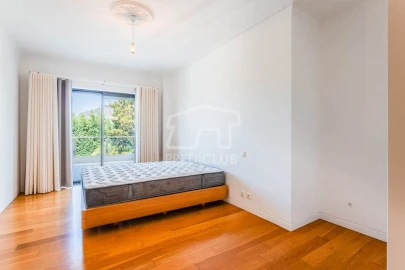 Moradia T5 para Venda em São Martinho