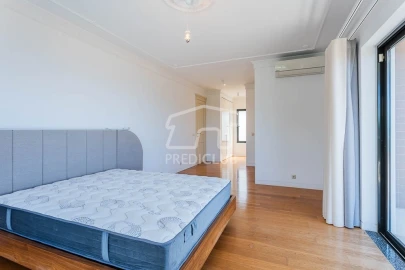 Moradia T5 para Venda em São Martinho