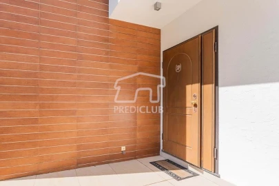 Moradia T5 para Venda em São Martinho