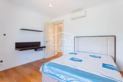 Moradia T5 para Venda em São Martinho