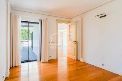 Moradia T5 para Venda em São Martinho