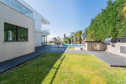 Moradia T5 para Venda em São Martinho