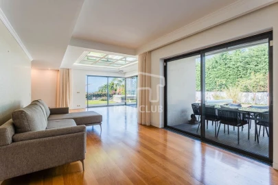 Moradia T5 para Venda em São Martinho