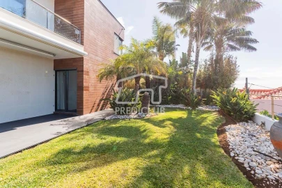 Moradia T5 para Venda em São Martinho