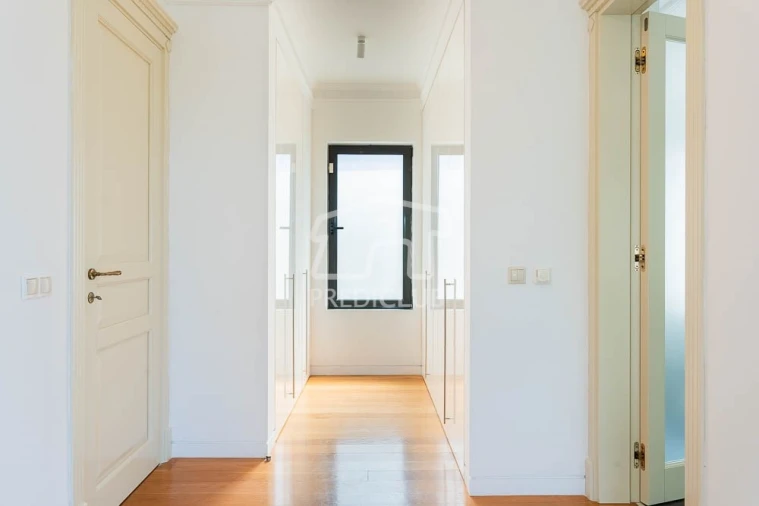 Moradia T5 para Venda em São Martinho Foto 37