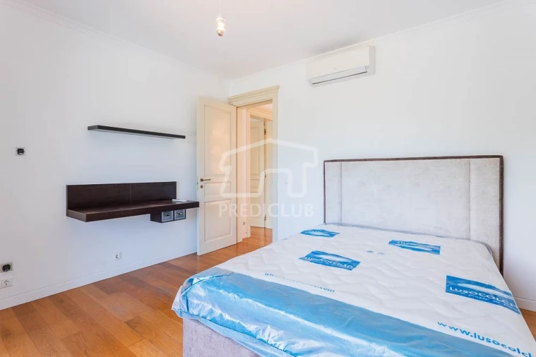 Moradia T5 para Venda em São Martinho Foto 33