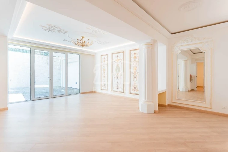 Moradia T5 para Venda em São Martinho Foto 59