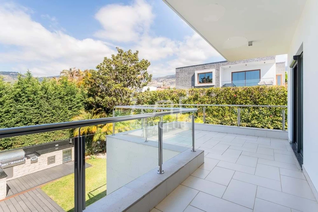 Moradia T5 para Venda em São Martinho Foto 30