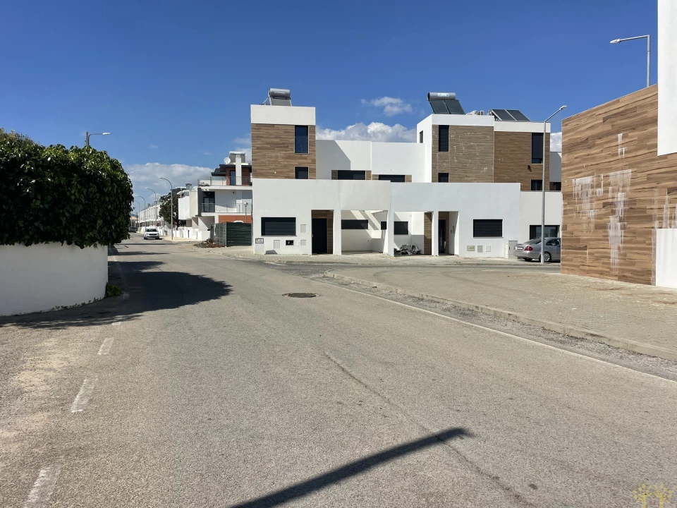 Moradia T3 para Venda em Olhão Foto 16