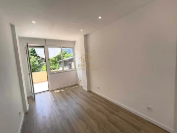 Apartamento T2 para Venda em Algueirão-Mem Martins