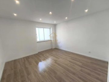 Apartamento T2 para Venda em Algueirão-Mem Martins