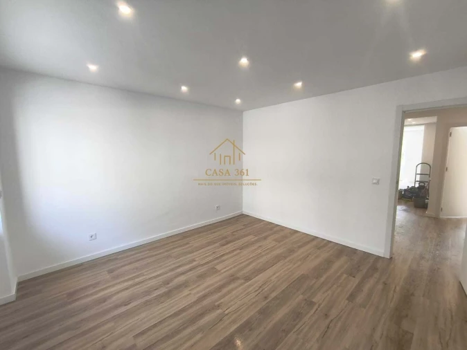 Apartamento T2 para Venda em Algueirão-Mem Martins Foto 10