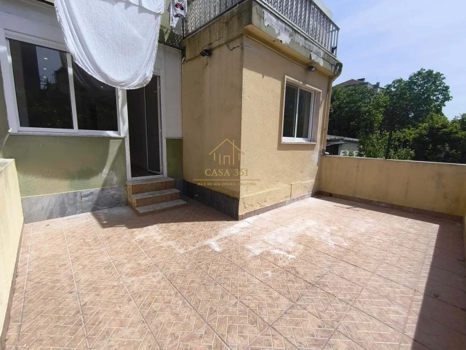 Apartamento T2 para Venda em Algueirão-Mem Martins Foto 17