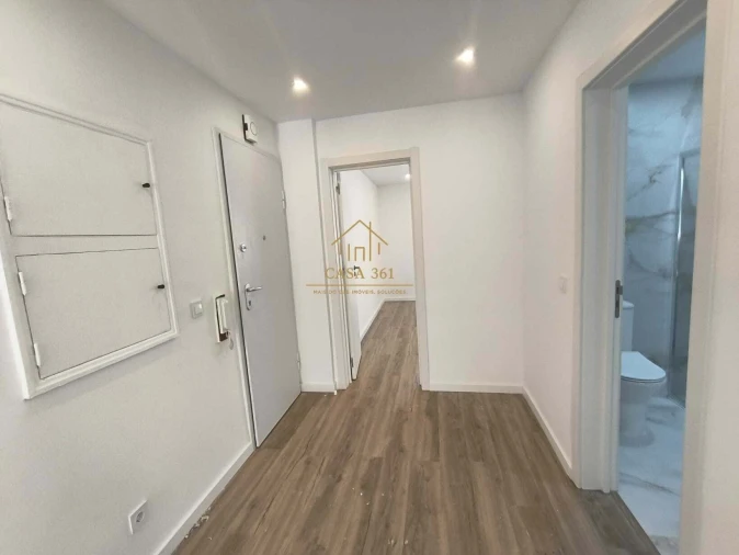 Apartamento T2 para Venda em Algueirão-Mem Martins Foto 16