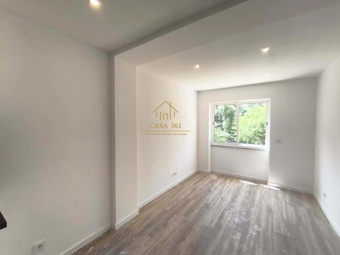 Apartamento T2 para Venda em Algueirão-Mem Martins Foto 5