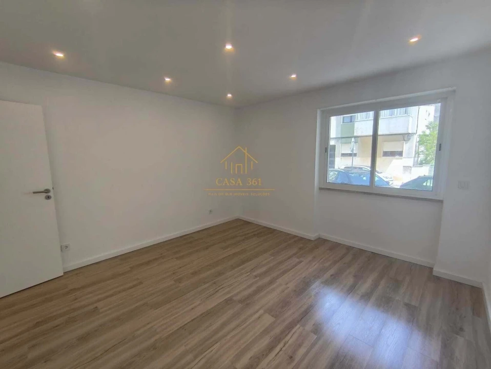 Apartamento T2 para Venda em Algueirão-Mem Martins Foto 7