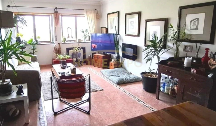 Apartamento T2 para Venda em Odivelas Foto 3