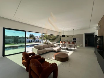 Moradia T4 para Venda em São Brás de Alportel