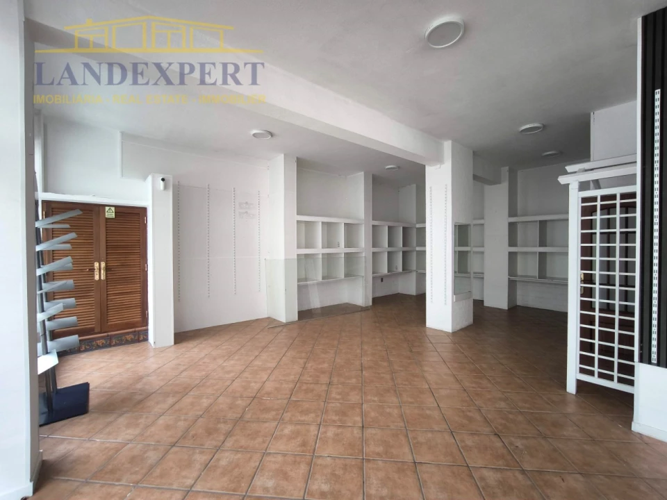 Loja para Arrendamento em Armação de Pera Foto 3