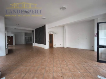 Loja para Arrendamento em Armação de Pera