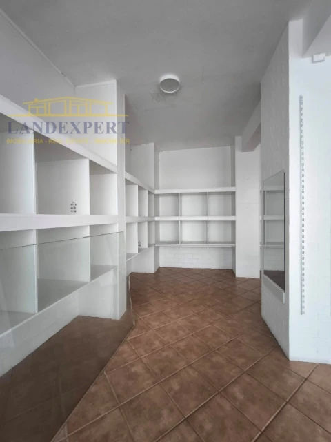 Loja para Arrendamento em Armação de Pera