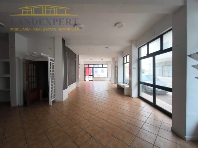 Loja para Arrendamento em Armação de Pera Foto 5