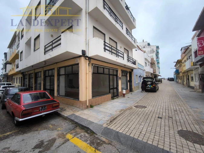 Loja para Arrendamento em Armação de Pera Foto 7