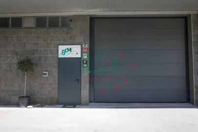 Armazém para Arrendamento em Fânzeres e São Pedro da Cova