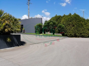 Escritório para Arrendamento em Fânzeres e São Pedro da Cova