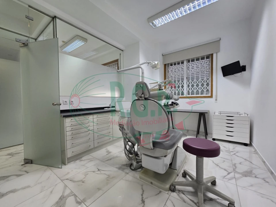 Negócio para Arrendamento em Gondomar (São Cosme), Valbom e Jovim Foto 17