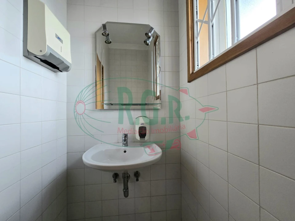 Negócio para Arrendamento em Gondomar (São Cosme), Valbom e Jovim Foto 28