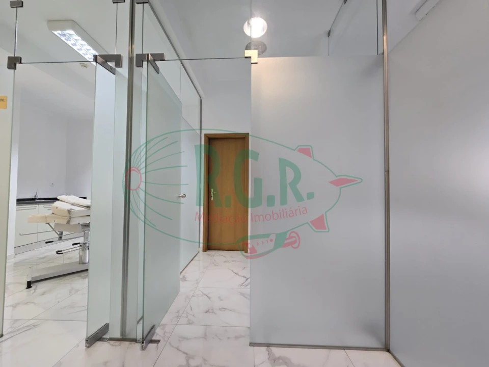 Negócio para Arrendamento em Gondomar (São Cosme), Valbom e Jovim Foto 19