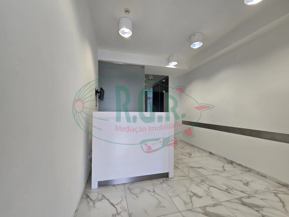 Negócio para Arrendamento em Gondomar (São Cosme), Valbom e Jovim Foto 4