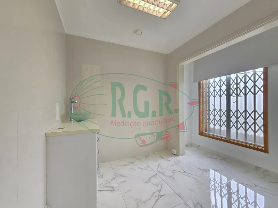 Negócio para Arrendamento em Gondomar (São Cosme), Valbom e Jovim Foto 8