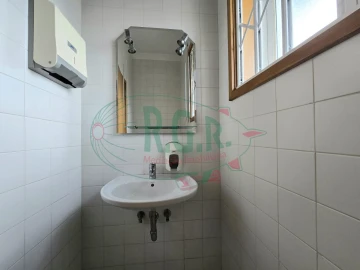 Negócio para Arrendamento em Gondomar (São Cosme), Valbom e Jovim