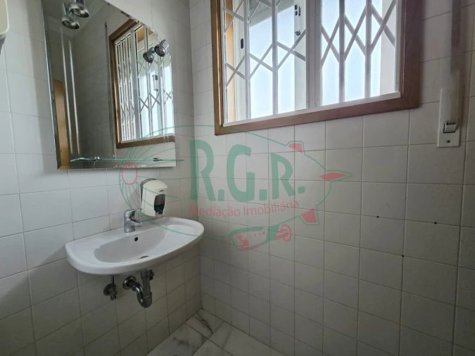 Negócio para Arrendamento em Gondomar (São Cosme), Valbom e Jovim Foto 27